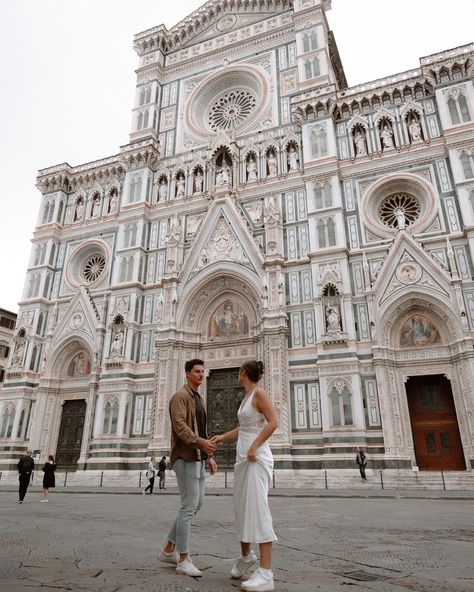 Find one of the best instagram photo spots at Cathedral of Santa Maria del Fiore, in Florence! This is a must see spot on your European Summer trip! European Summer Travel, Florence Italy Travel, Best Instagram Photos, Lovely Places, Summer Trip, Best Photo, World Travel, European Summer, Florence Italy