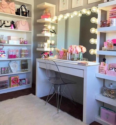 Diy Girls Bedroom, Teenage Girl Room, Glam Room, Makeup Rooms, Trendy Bedroom, Small Room Bedroom