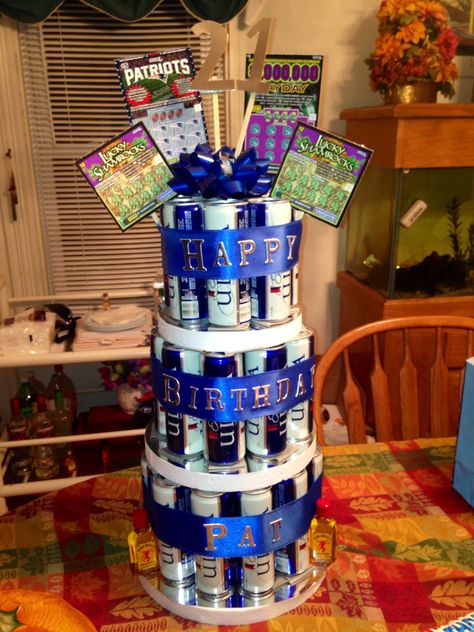 Michelob Ultra Beer Cake Ultra Beer Cake, Michelob Ultra Beer Cake, Beer Cake Gift, Budlight Beer Cake, Beer Cake Ideas, Beer Cakes For Men, Diy Beer Cake, Beer Cake Tower, Can Cakes