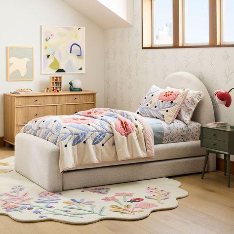 Elora Arched Upholstered Bed w/ Trundle Modern Kids Room Design, Trundle Bed Kids, Trundle Beds, West Elm Bedding, Trundle Mattress, Bunk Bed Loft, Kids Loft Beds, West Elm Kids, Perfect Bed