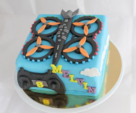 Birthday cake Drone  by Christel Kiki Drone Birthday Cake, Drone Cake Ideas, Drone Cake, Half Birthday Party, Pancake Dessert, Snake Party, Minion Cake, Half Birthday, July Birthday