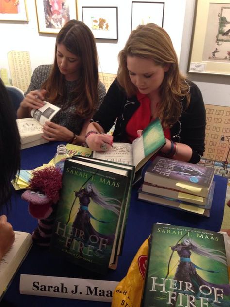 Sarah J. Maas Heir Of Fire Book, Publishing Aesthetic, Phd Candidate, Heir Of Fire, Writer Aesthetic, Author Dreams, Manifesting Vision Board, Book Signing Event, Author Branding