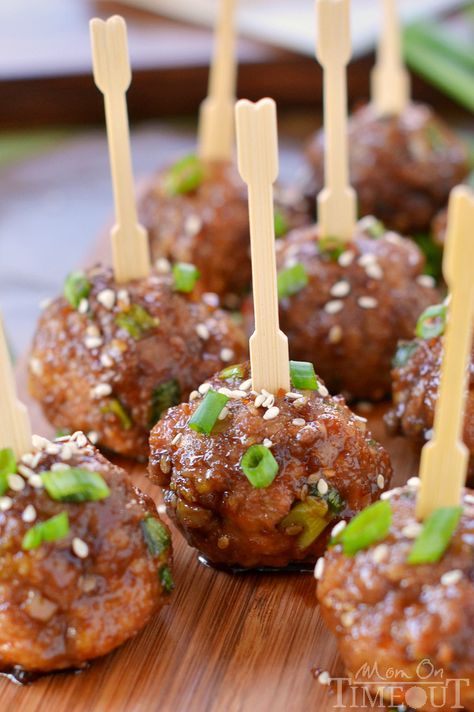 Hand Held Snacks, Teriyaki Meatballs Recipe, Finger Foods Easy Party, Hosting Recipes, Sommer Mad, Teriyaki Meatballs, Fingerfood Party, Study Session, Party Finger Foods