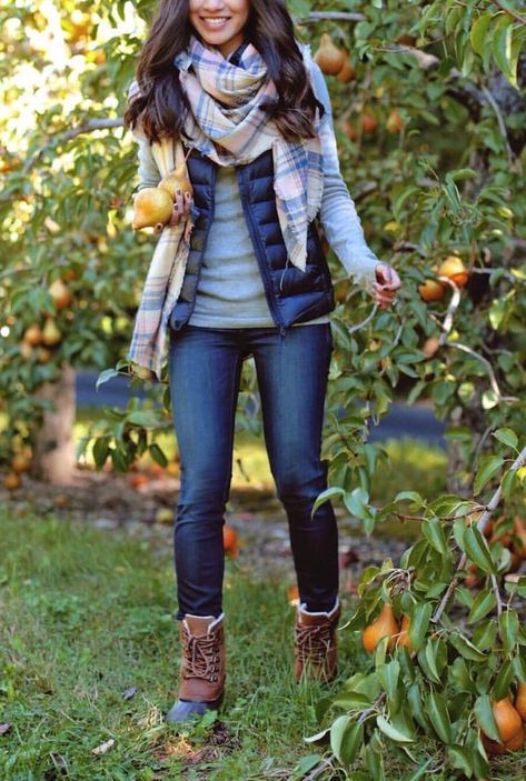 Scarf Apple Picking Outfit Fall, Fashion Keywords, Duck Boats, Apple Picking Outfit, Adrette Outfits, Fall Boots Outfit, Boating Outfit, Casual Preppy Outfits, Scarf Casual