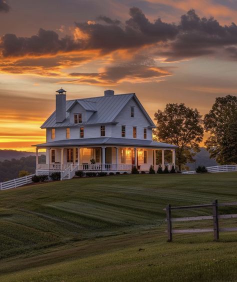 Old Money Country House, Farmhouse Outside, Gods Country, Dream Life House, Big Country, Farmhouse Kitchen Design, Farmhouse Ideas, Farms Living, House Things