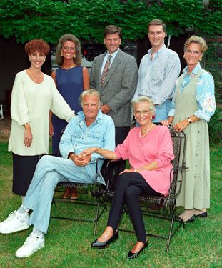 Billy Graham with wife Ruth and children on their 50th wedding anniversary. Spiritual Sounds, Happy 96th Birthday, Billy Graham Family, Ruth Graham, Billy Graham Quotes, Pictures Of Family, Billy Graham Library, Rev Billy Graham, Prayer For Our Children