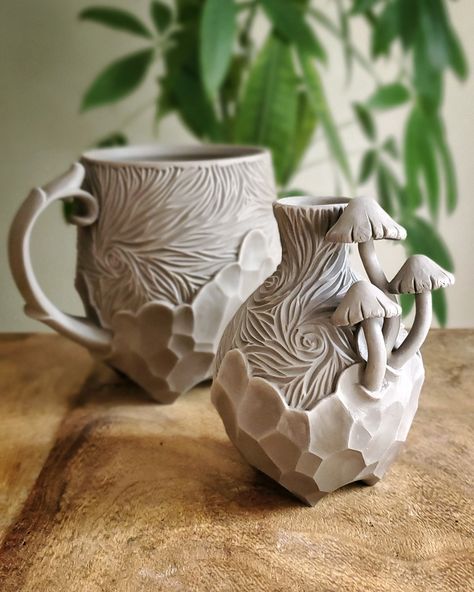 Fairy Mug Ceramics, Mushroom Pottery Mug, Lidded Vessels Ceramic, Nature Pottery Ideas, Altered Pottery Forms, Ceramics Projects High School, Cool Ceramic Mugs, Advanced Ceramics Projects, Cool Ceramics Ideas