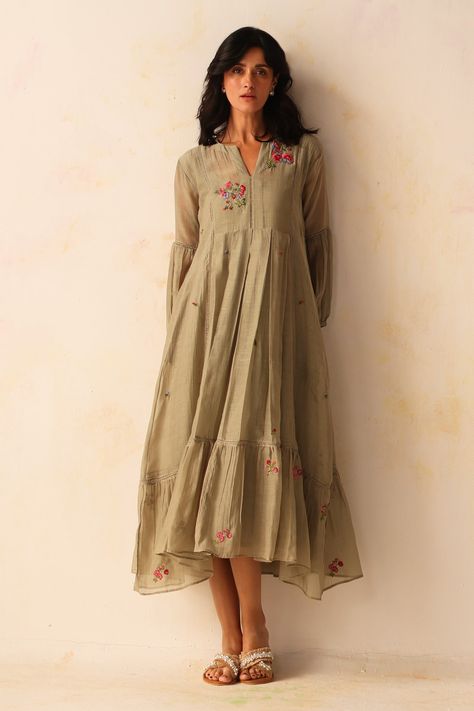 Shop for these amazing collections of Green Dress Chanderi Hand Embroidered Floral Chinaar With Slip For Women by Begum Pret online at Aza Fashions. Cotton Frocks For Women, Destiny Quotes, Cotton Dress Pattern, Casual Kurti, Simple Frock Design, Western Dresses For Women, Casual Suits, Simple Frocks, Casual Frocks