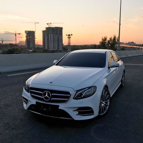 Mercedes Car Aesthetic, Pink Car Aesthetic, Car Riding, Roll Royce, E Class Amg, Luxury Car Garage, Mercedes Benz Classes, Mercedes Cla, Mercedes C300