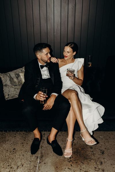 Mad Men Wedding Theme, Cool Couple Wedding, Wedding Photo Ideas Short Groom, Bride And Groom Flash Photography, Self Portrait Wedding Dress, Black Tie Elopement, Flash Wedding Portraits, Laid Back Wedding Photos, Black Tie Micro Wedding