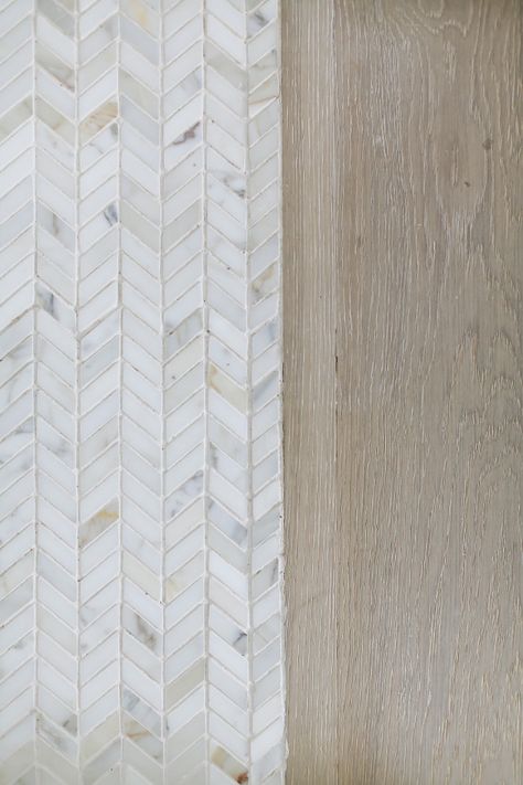 Herringbone floor tile and white oak floor. Light wire brush white oak hardwood… California Beach House, Herringbone Floor, White Oak Floors, Coastal Bedrooms, Herringbone Tile, Floor Light, Beach House Interior, Coastal Kitchen, Beach House Design