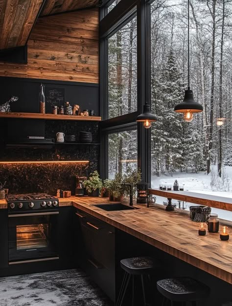 Mountain House Design, Black Cabin, Cabin Modern, Victoria House, Rustic Home Design, Dark Home Decor, Countryside House, Dark Home, Black Kitchens