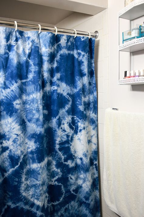 In Color Order: Indigo Dyeing + Handmade Shower Curtain Diy Shibori, Dye Curtains, Tie Dye Tutorial, Shibori Diy, Diy Shower Curtain, Modern Chic Design, Indigo Dyeing, Fabric Dyeing Techniques, Dyeing Tutorials