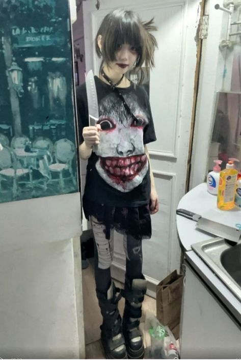 Mia 3, Weird Food, Ex Machina, J Fashion, Pose Reference Photo, Creepy Cute, Grunge Aesthetic, Cute Fits, Visual Kei