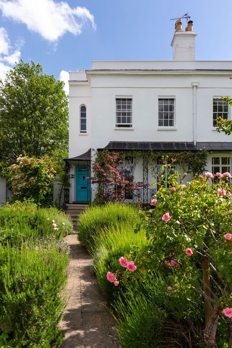 Real home: step inside this ceramicist's restored Regency townhouse | Real Homes Regency Townhouse, Front Garden Ideas, Wooden Worktops, Restful Bedrooms, Townhouse Exterior, Kerb Appeal, Period Living, Front Garden Design, London Townhouse