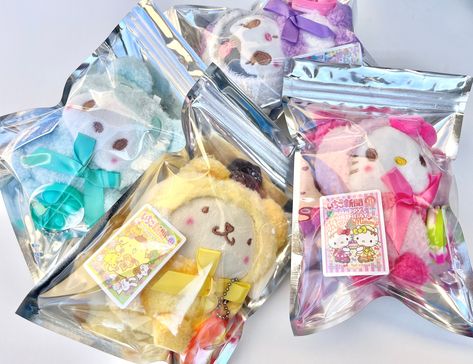 Sanrio Plushy Party Favor Pack, Birthday Party Gift, Cinnamoroll, Hello Kitty, Kuromi, My Melody, Pochacco, Pompompurin Kids Keychain Bag - Etsy Melody Plushie, Cinnamoroll Hello Kitty, Hello Kitty Kuromi, Kuromi My Melody, Kuromi Cinnamoroll, Party Favors For Kids Birthday, Birthday Party Gift, 6th Birthday, Birthday Party Favors