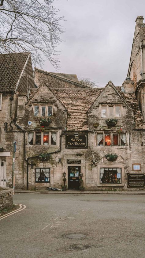 The Cotswolds Aesthetic, Burton On The Water Cotswolds, Quaint English Villages, Christmas Cotswolds, Cotswolds Autumn, Cotswold Christmas, Cotswolds Christmas, Cotswolds Aesthetic, Lacock Village