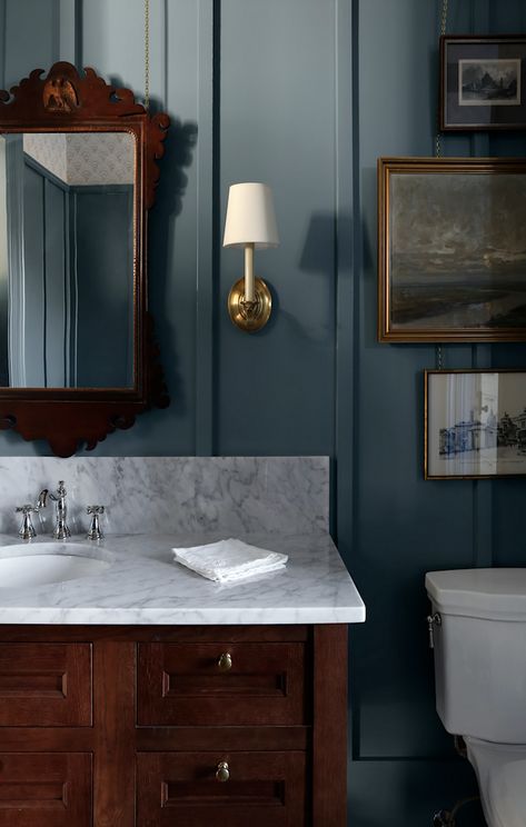 Dark Bathrooms - Here's What You Need To Know - Laurel Home % Modern Traditional Bathroom, Dark Green Bathrooms, Guest Bathroom Design, Dark Bathrooms, Decor Ikea, Interior Minimalista, Powder Bath, Blue Bathroom, Powder Rooms