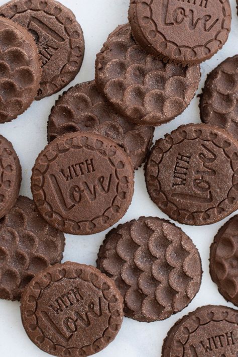 Stamped Chocolate Shortbread Cookies, Stamped Sugar Cookie Recipe, Cute Aesthetic Cakes, Cake Aesthetic Design, Nordicware Recipes, Stamped Sugar Cookies, Stamp Cookies Recipe, Cake Aesthetic Birthday, Stamped Cookies