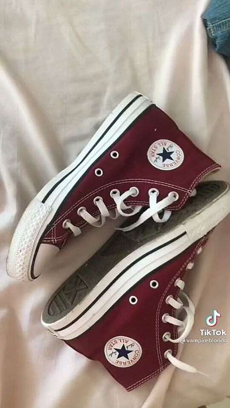 Burgundy Converse, Converse Aesthetic, Converse Classic, Cute Converse, Red Converse, Outfits With Converse, Fresh Shoes, Shoe Inspo, Everyday Shoes