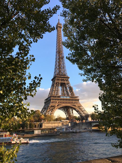 France Aesthetic, Paris Dream, Paris Vibes, Paris Wallpaper, Parisian Life, Paris Pictures, Paris Aesthetic, The Eiffel Tower, City Aesthetic