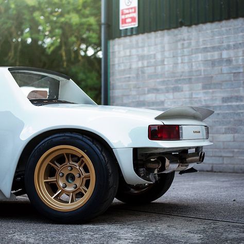 Porsche 914 Custom, Moving Sculpture, Datsun Pickup, Custom Porsche, Car Builds, Gold Wheels, Funny Cars, Porsche 914, Porsche 944