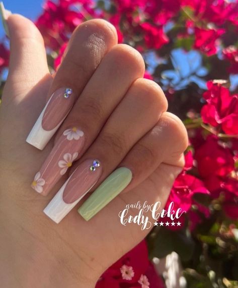 Cute Lilac Acrylic Nails, April Coffin Nail Designs, April Acrylic Nails, Ideas Uñas Acrilicas, Nail Ideas For April, Acrylic Nails Ideas Aesthetic, Cute Long Acrylic Nails Ideas, Nail Coffin Ideas, Long Acrylic Nails Designs Ideas