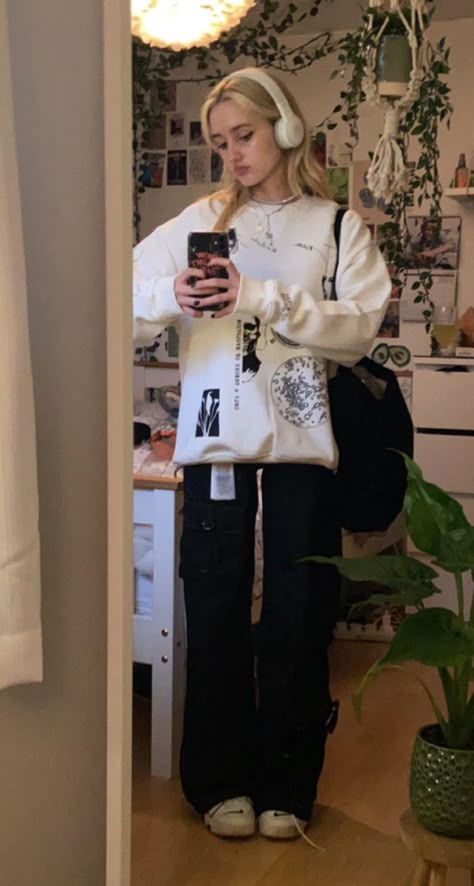 Headphone Outfit, Uni Outfits, Kendall Jenner Style, Downtown Girl, Swaggy Outfits, 가을 패션, Winter Fits, The Vamps, Look Cool