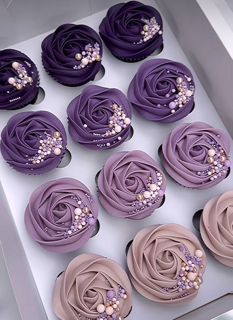 Gold And Lilac Cake, Purple Cake And Cupcakes, Purple Wedding Desserts, Wedding Cupcakes Ideas Purple, Lavender Wedding Rustic, Purple Cupcakes Ideas Simple, Purple Wedding Dessert Table, Purple Glitter Cupcakes, Purple Party Treats