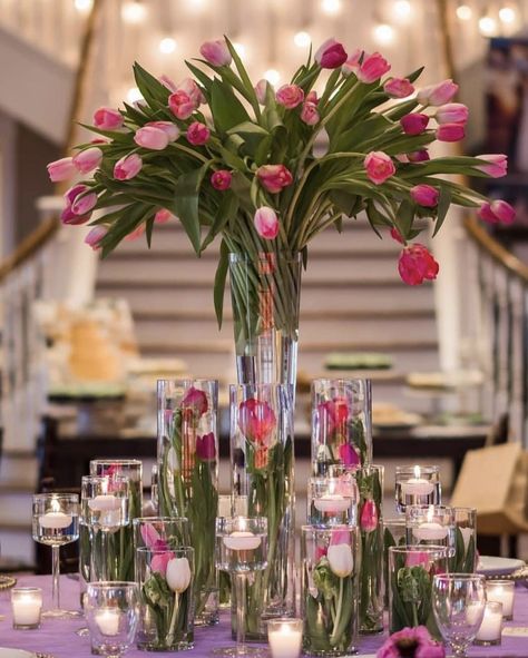 Tulip Decorations, Pink Tulips Centerpieces, Centerpiece Arrangements, Spring Wedding Outfit, Wildflower Centerpieces, Tulip Centerpiece, Wedding Flowers Tulips, Purple Centerpieces, Tulip Decor