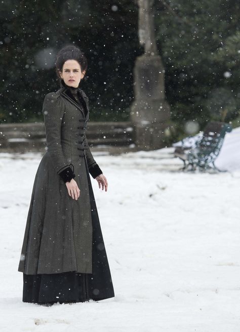 Penny Dreadful Season 2 Episode 1 Eva Green Penny Dreadful, Penny Dreadfull, Green Steampunk, Penny Dreadful, Costume Drama, Eva Green, Historical Fashion, Victorian Fashion, Beautiful Creatures