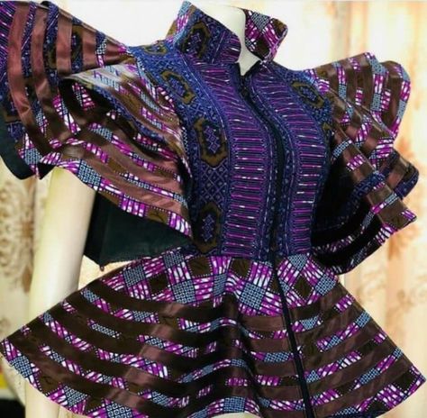 Lace Outfits, African Blouses, African Print Tops, Short African Dresses, African Fashion Skirts, African Dresses Modern, Afrikaanse Mode, African Wear Dresses, Fashion Skirts