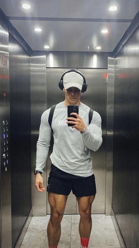 Consider Me By Becka Mack, Workout Outfits Men, Men Gym Outfit, Mens Gym Outfits, Gym Fits Men, Becka Mack, Sporty Outfits Men, Moda Academia, Gym Outfit Men