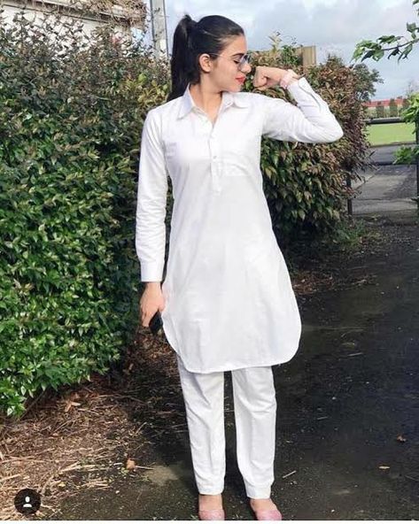 Pathani Suit Women, Kurta Ideas, Girls Kurti, Checked Shirt Dress, Afghani Clothes, Balochi Dress, Stylish Kurtis Design, Ethnic Suit, Kurta Patterns