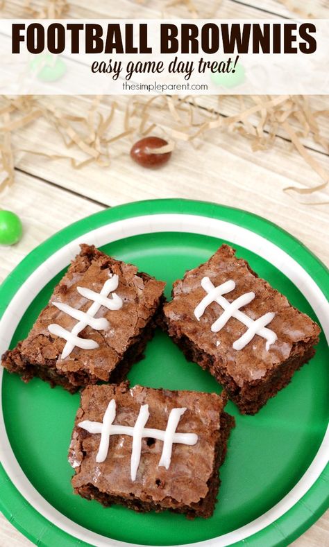 Make these easy football brownies for a perfect game day treat! Superbowl Dishes, Football Brownies, Football Cookies, Football Parties, White Frosting, White Icing, Super Bowl Food, Brownie Mix, Football Party