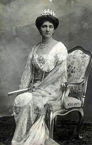 Queen Elena of Italy nee Princess of Montenegro Princess Elena, European Royalty, Her Majesty The Queen, Royal House, Royal Jewels, Crown Jewels, Bw Photo, Belle Epoque, Vintage Postcard