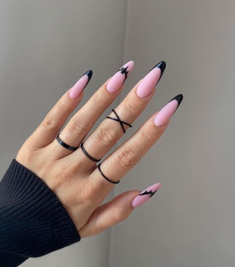 Hybrid Bat Nail Design Black Summer Nails, Feather Nail Designs, November Nail, Summer Nails Almond, Bat Nails, Summer Nails 2024, Nail Art Designs Images, Thanksgiving Nail Art, Purple Nail Art