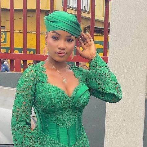 323 likes, 1 comments - asoebi_blogger on August 20, 2023: "💚💚💚 Dress @mos_stitches_ Zara scarf @mos_stitches_ #asoebi_blogger #asoebiguest #ow..." 2023 Dress, Zara Scarf, African Dresses Modern, Aso Ebi Bella, Green With Envy, August 20, Aso Ebi, African Dresses, African Dress