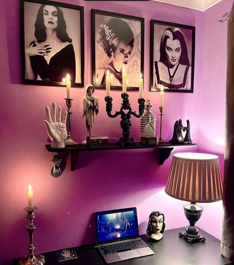 Pinup Bedroom Ideas, Girly Goth Decor, Goth Desk Decor, Goth Hair Salon, Goth Craft Room, Pink Gothic Room, Photo Area Ideas, Vampire Room Aesthetic, Romantic Goth Room