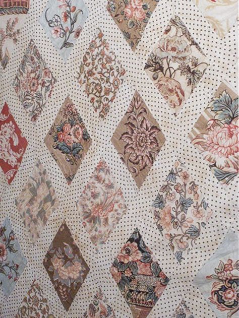 Jane Austen quilt Chawton. Scraps of brown-, tea- & blue-ground chintzes. Jane Austen Quilt, Quilting Samples, Diamond Quilts, Historical Quilts, Jan Patek, Reproduction Quilts, Brown Tea, Jane Austin, Flower Quilts