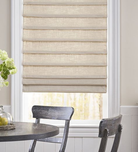 19 Times Linen Roman Shades Looked Effortlessly Cool | The Blinds.com Blog Roman Shades Living Room, Classic Roman Shades, Raw Wood Furniture, Kitchen Shades, Linen Roman Shades, Kitchen Blinds, Serene Bedroom, Custom Drapes, Roller Shades