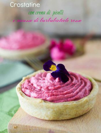 Savory Tarts, Red Beets, Savory Tart, Pink Foods, Delicious Pies, Finger Food, Beets, Finger Foods, San Valentino