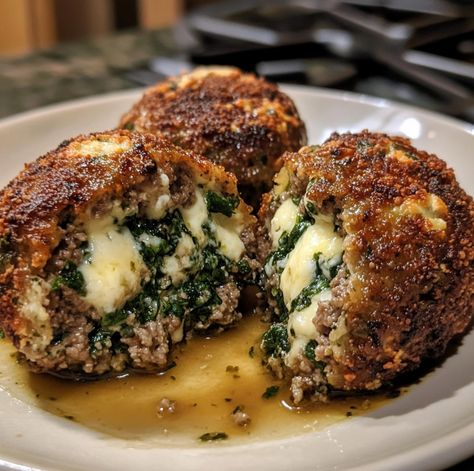 Spinach Garlic Meatballs Stuffed with Mozzarella Meatballs Stuffed With Mozzarella, Rv Meals, Fried Cabbage With Sausage, Stuffing Balls Recipe, Garlic Meatballs, Recipes Spinach, Exercise Food, Savory Meatballs, Mozzarella Stuffed Meatballs