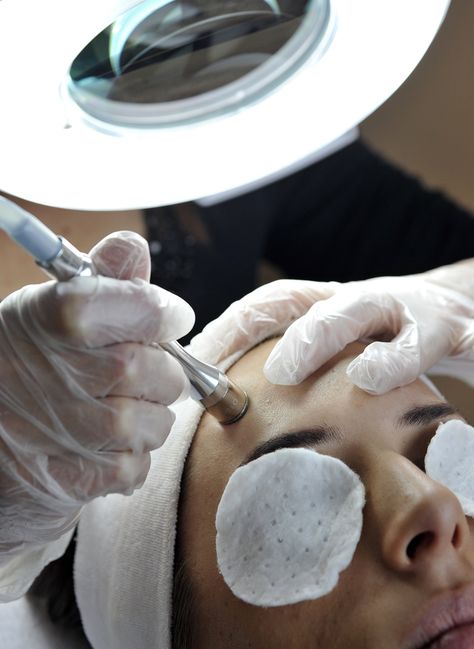 We have Diamond Microdermabrasion. The "Go-Green" approach to traditional microdermabrasion provide the same results without the use of harmful crystals. Microdermabrasion + Facial Special for May: $65. Facial Equipment Skin Care, Microdermabrasion Aesthetic, Microderm Facial, Facial Images, Diamond Microdermabrasion, Spa Images, Medical Esthetician, Microdermabrasion Facial, Skin Care Pictures