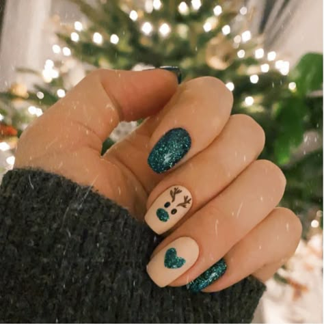 Christmas Nails Easy, Christmas Gel Nails, Simple Gel Nails, Christmas Nails Acrylic, Festival Nails, Xmas Nails, Christmas Nail Designs, Chic Nails, Christmas Nail