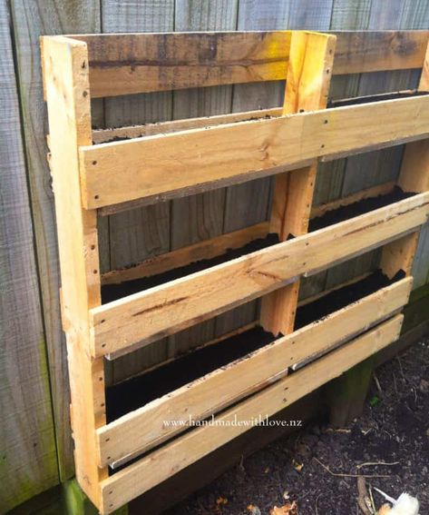 Pallet Herb Planter, Palette Planter, Planter Pallet, Pallet Planter Diy, Pallet Planters, Pallet Planter Box, Vertical Pallet Garden, Wood Pallet Planters, Herb Garden Pallet