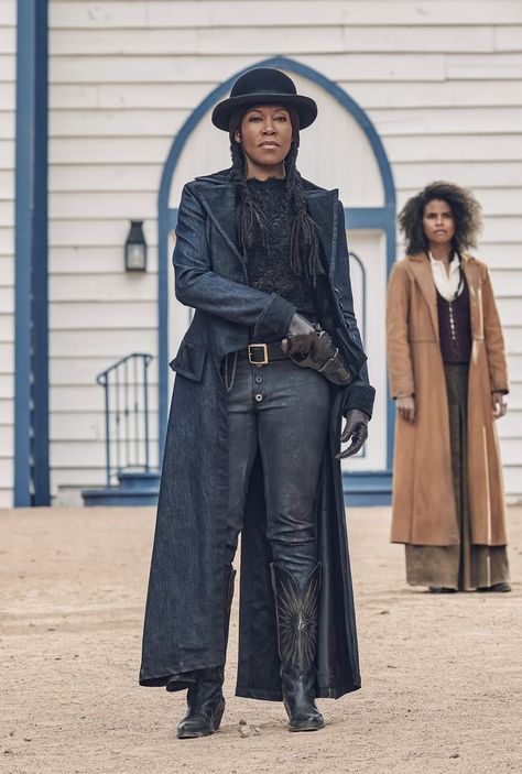 The Harder They Fall Costumes, The Harder They Fall Movie, Regina King The Harder They Fall, 1920s Western Fashion, Cowgirl Clothes Western, Historically Accurate Cowboy, 1800s Cowboy Fashion, The Harder They Fall, Gunslinger Outfit