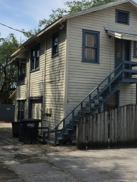 Old Apartment Aesthetic Exterior, Old Apartment Exterior, Suburban Apartment Building, Small Library Building, Hometown Aesthetic, Old Apartment Building, Town Pictures, Apartment Building Exterior, Post Backgrounds