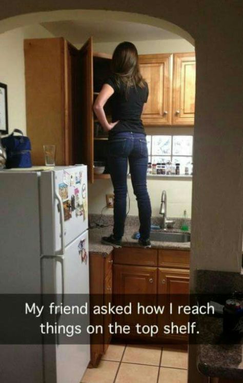 Short girl problem solving Short Girl Problems, Short People Problems, Girl Truths, Short Funny Quotes, People Problems, Short Jokes, Short People, Girl Memes, Quotes Short