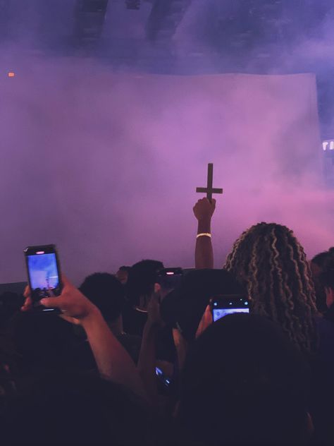 Upside Down Cross Wallpaper, Upside Down Cross Aesthetic, Upside Cross, Carti Concert, Underground Concert, Sir Cartier, Upside Down Cross, Concert Vibes, Inverted Cross